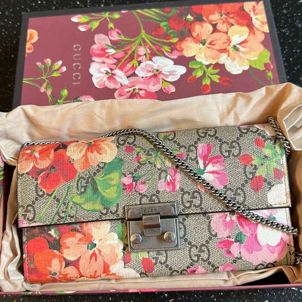 GG Supreme Monogram Blooms Padlock Continental Chain Wallet Multicolor Dry Rose